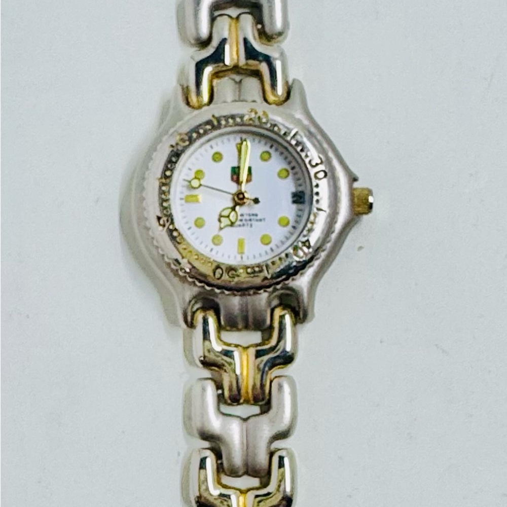 Tag Heuer Professional 26mm
White Dial Quartz Ladies
Watch WG1422-0 - Picture 7 of 8